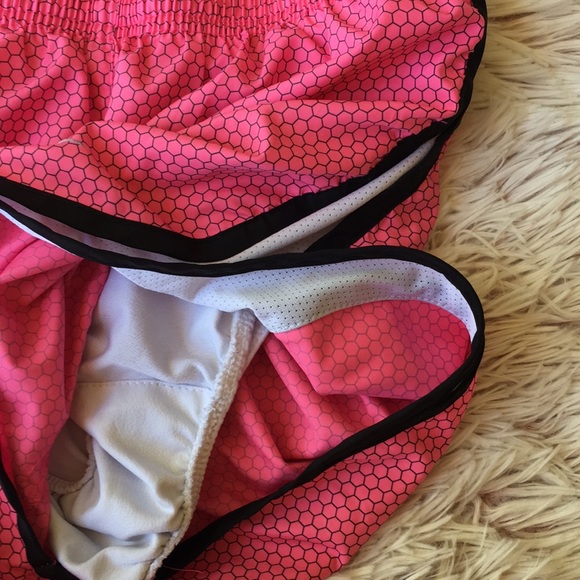 🌸NIKE dry fit running shorts - Picture 5 of 8